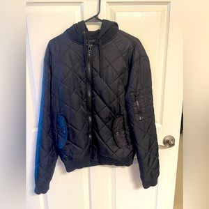 Mens quilted bomber style jacket ! Size large , runs small !